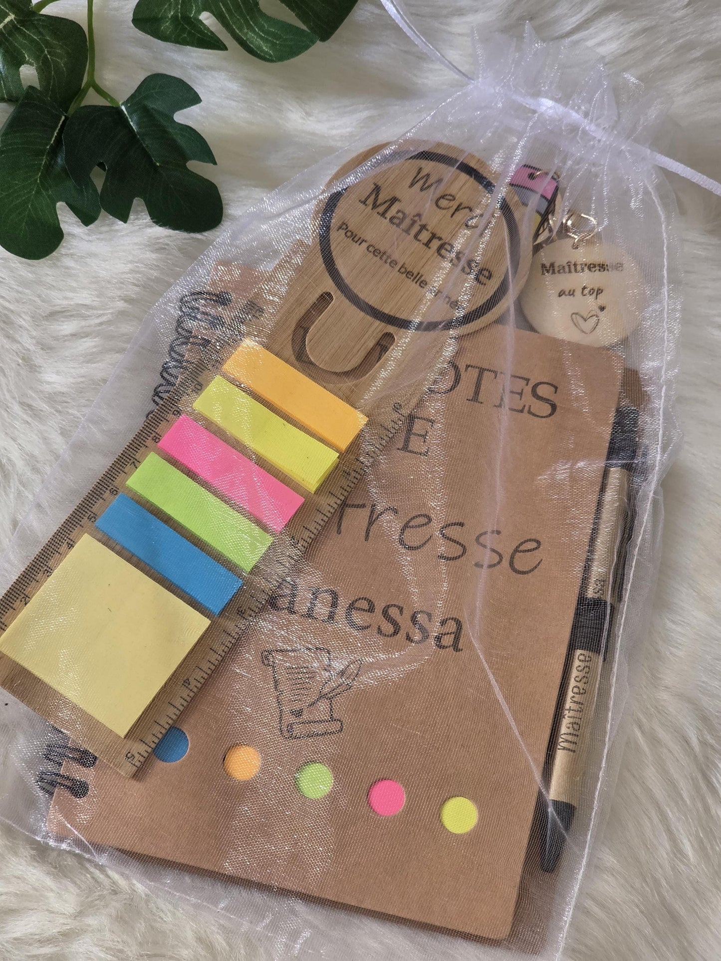CARNET DE NOTES / Bloc notes maîtresse /porte-clés/ marque pages /cadeau fin d'année / cadeau fêtes des pères / cadeau maîtresse