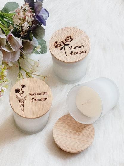 Bougie parfumé avec couvercle bois personnalisé cadeau invité / maman / marraine / nounou / maitresse /mamie.............