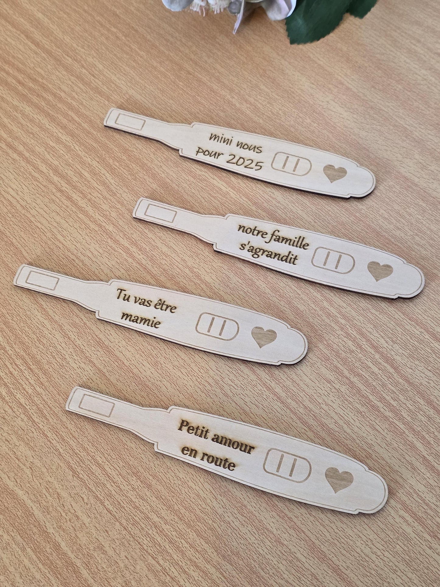 test de grossesse en bois, annonce grossesse personnalisé