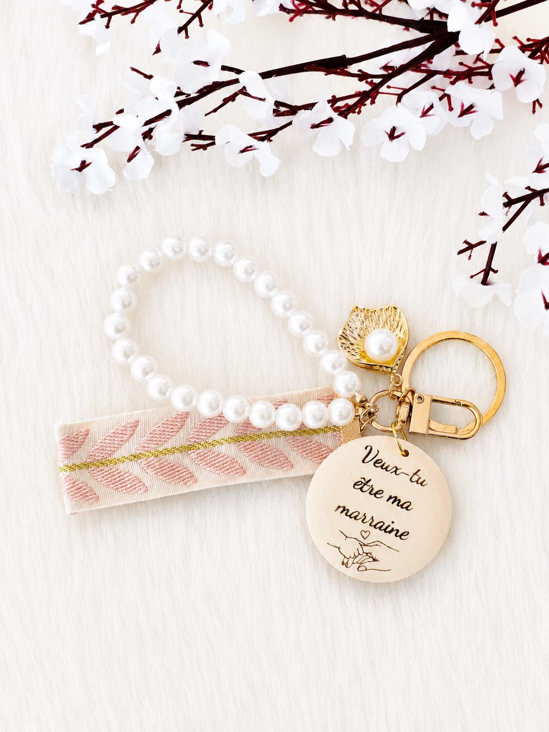 Porte clés personnalisé avec perles et ruban en tissu ,Cadeau unique  ,marraine, mamie, maman ,Maîtresse, fête des mères, cadeau baptême