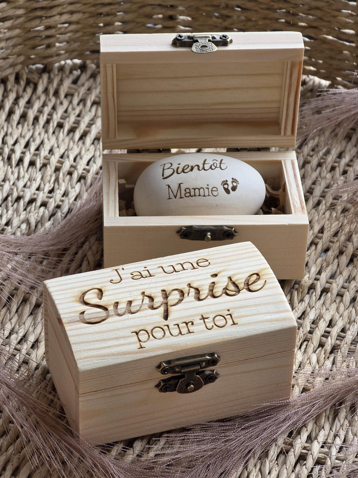 Oeuf en bois bébé - Annonce grossesse - future maman - futur papa demande parrain marraine, annonce naissance proches grands parents