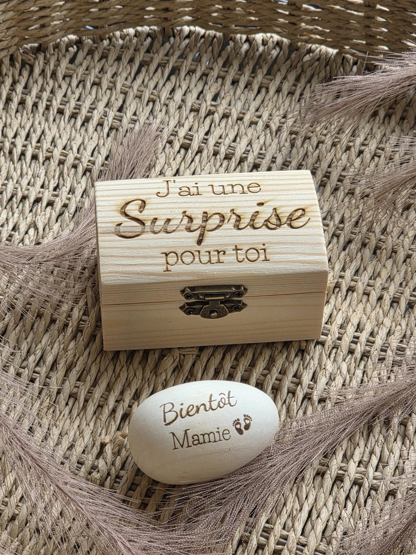 Oeuf en bois bébé - Annonce grossesse - future maman - futur papa demande parrain marraine, annonce naissance proches grands parents