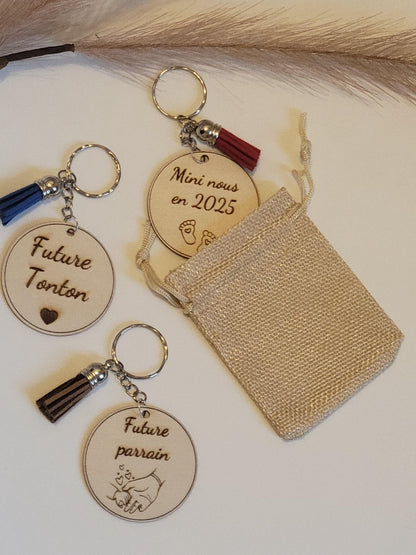Porte clés personnalisé - annonce grossesse / famille / papy /mamy / tata / tata / tonton / marraine / parrain