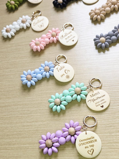porte clés personnalisé  en silicone mamie maman papa, papy, marraine, maitresse , demande témoin Porte clés fleuri  Cadeau original