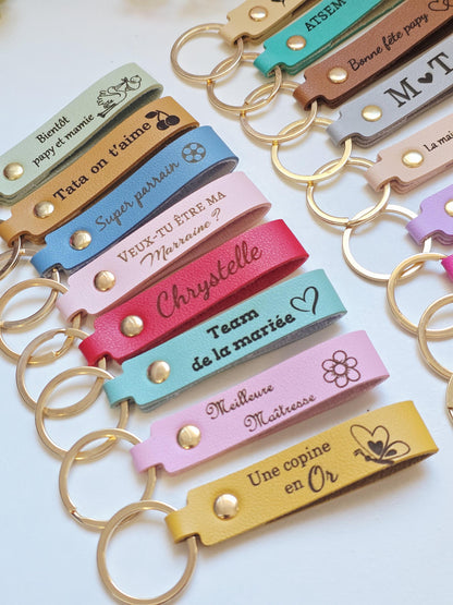 Porte clés en cuir personnalisé - Cadeau anniversaire,parrain, fête des mères, grands-mères, pères, grands-pères, maitresse, atsem, nounou,