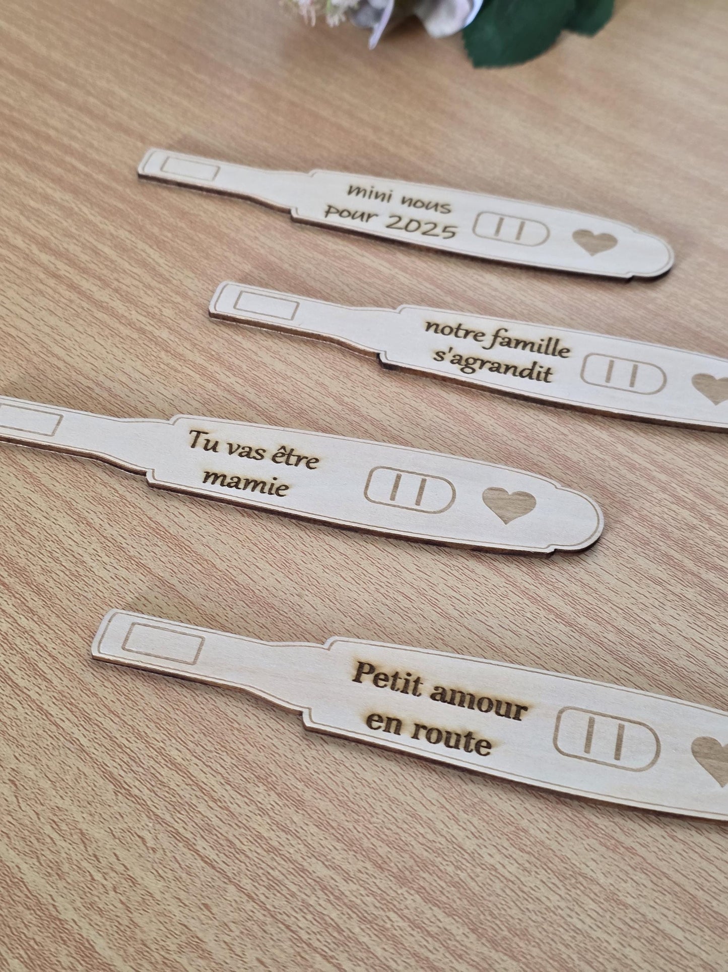 test de grossesse en bois, annonce grossesse personnalisé