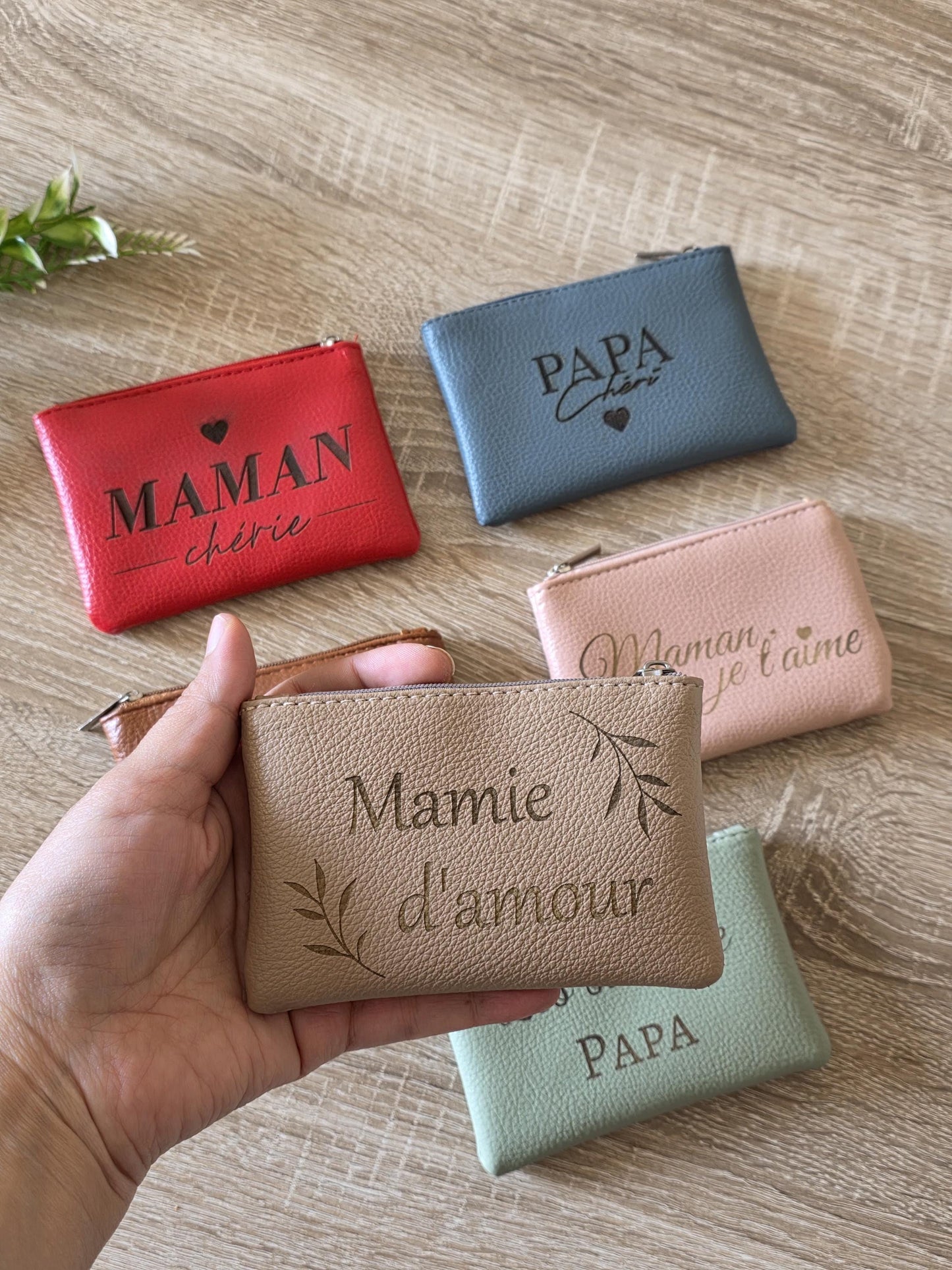Porte-monnaie en cuir personnalisé pour maman, papa, mamie, papi – Idée cadeau pour toutes les occasions anniversaire, fête des mères pères