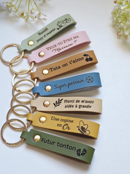 Porte clés en cuir personnalisé - Cadeau anniversaire,parrain, fête des mères, grands-mères, pères, grands-pères, maitresse, atsem, nounou,