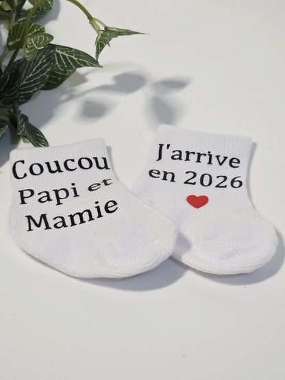 Coffret annonce de grossesse personnalisé / annonce grossesse mamie/ annonce grossesse papy /chaussettes / magnet cadre et test de grossesse