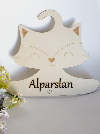 cintre pour bébé en bois personnalisé naissance cintre forme renard