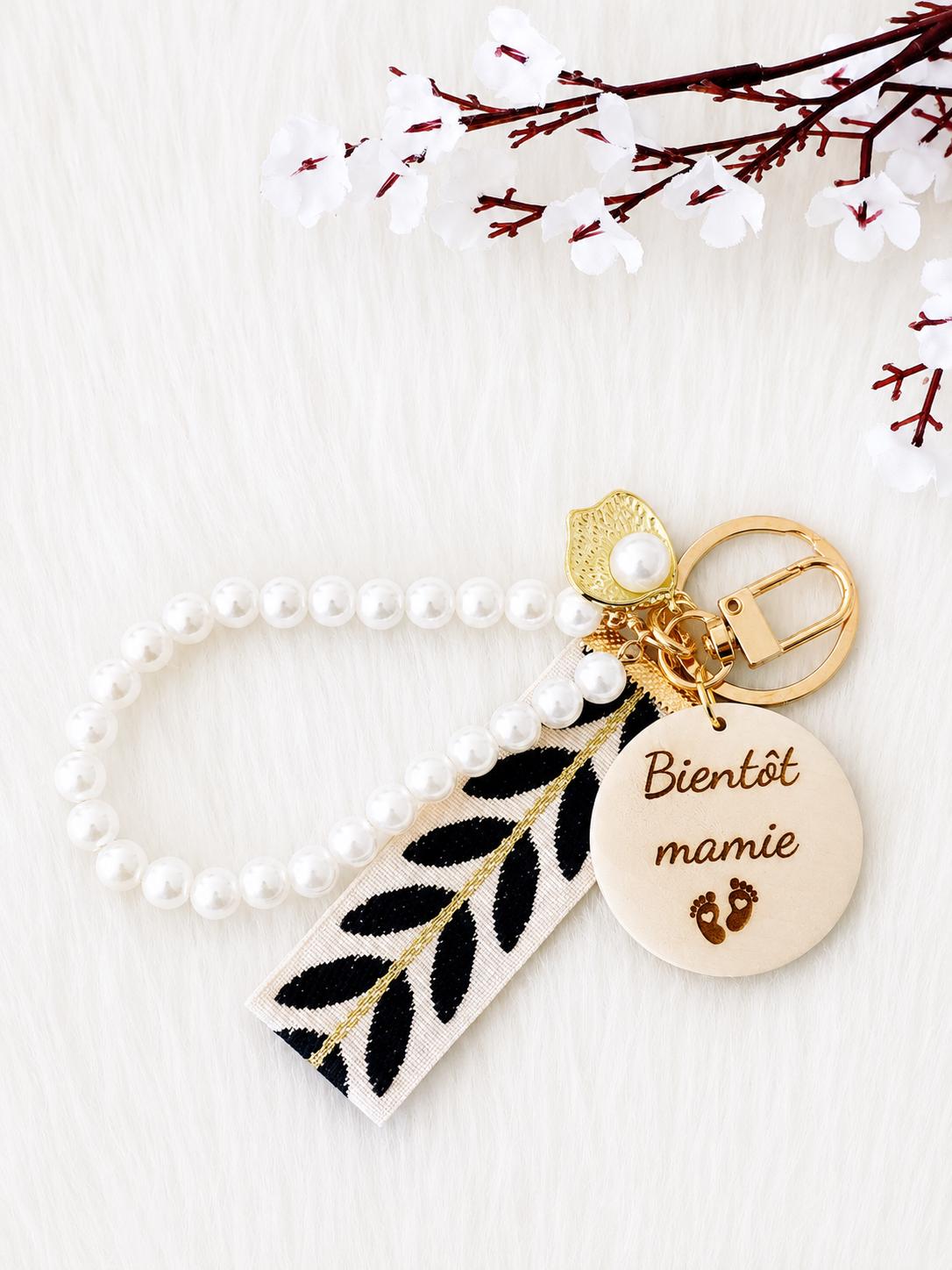 Porte clés personnalisé avec perles et ruban en tissu ,Cadeau unique  ,marraine, mamie, maman ,Maîtresse, fête des mères, cadeau baptême
