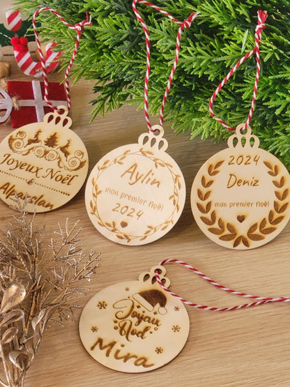 Boule de Noël en bois gravé Joyeux Noël