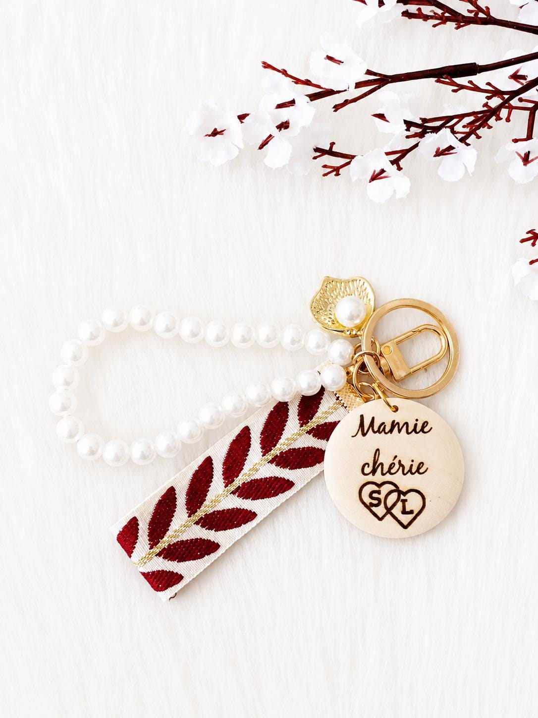 Porte clés personnalisé avec perles et ruban en tissu ,Cadeau unique  ,marraine, mamie, maman ,Maîtresse, fête des mères, cadeau baptême
