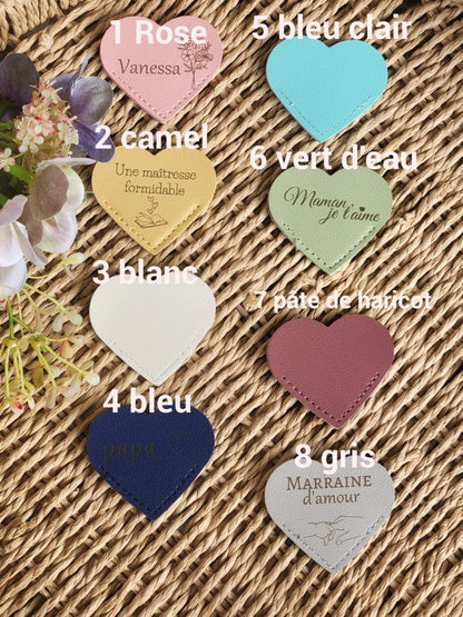 Marque-page en cuir forme coeur personnalisé cadeau pour maîtresse / ATSEM / mamie / papi / marraine / parrain / maman/ papa /demande témoin