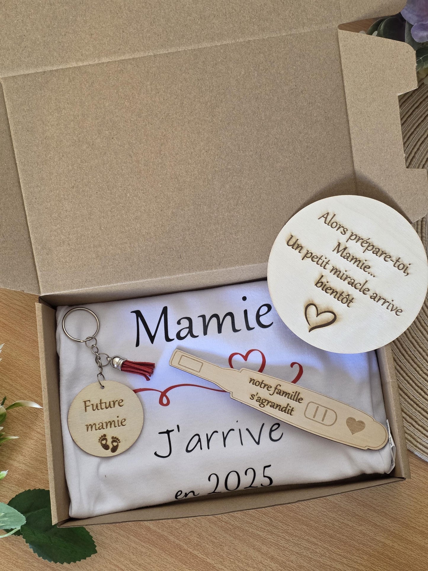 Coffret annonce de grossesse personnalisé / annonce grossesse mamie / annonce grossesse papy / body / porte clés et test de grossesse
