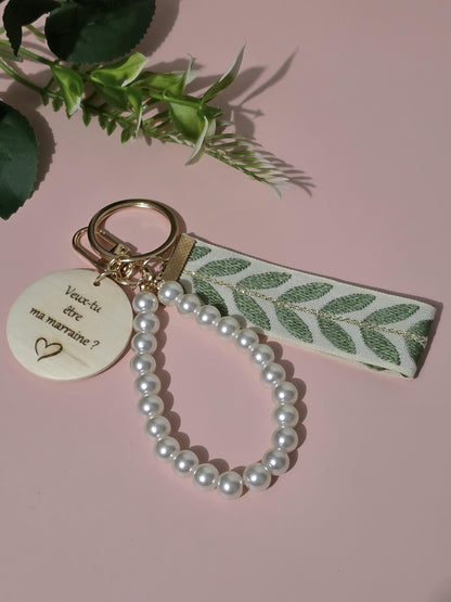 Porte clés personnalisé avec perles et ruban en tissu Cadeau unique pour toutes les occasions , marraine, mamie maman , parrain ,Atsem, papy