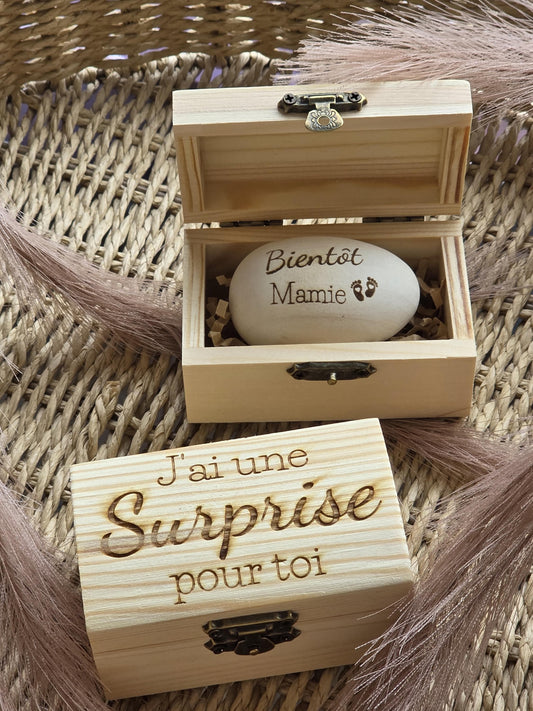 Oeuf en bois bébé - Annonce grossesse - future maman - futur papa demande parrain marraine, annonce naissance proches grands parents