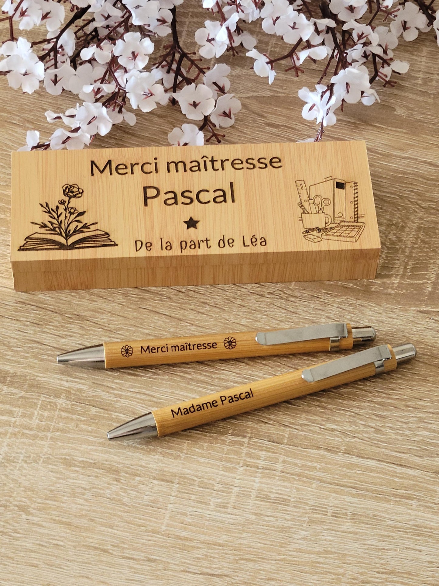 Coffret stylos en bois personnalisés / cadeau maîtresse / atsem / cadeau fête des pères et mères / cadeau mariage/ invités