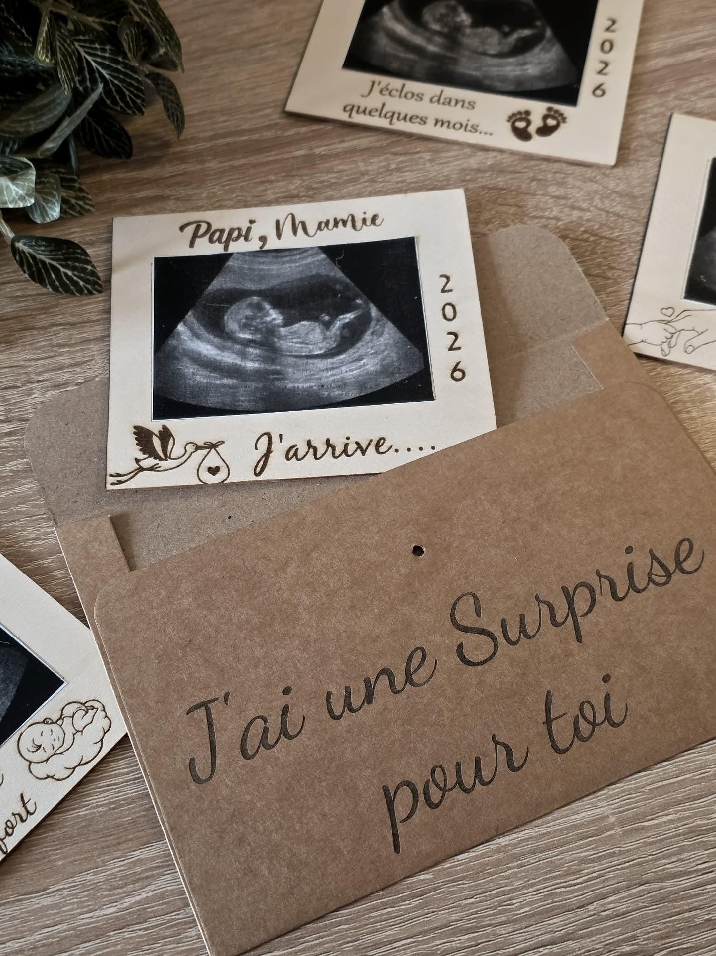 Magnets Cadre Annonce de Grossesse Personnalisés en Bois (Papi, Mamie, Marraine, Tonton)