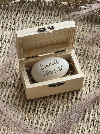 Oeuf en bois bébé - Annonce grossesse - future maman - futur papa demande parrain marraine, annonce naissance proches grands parents