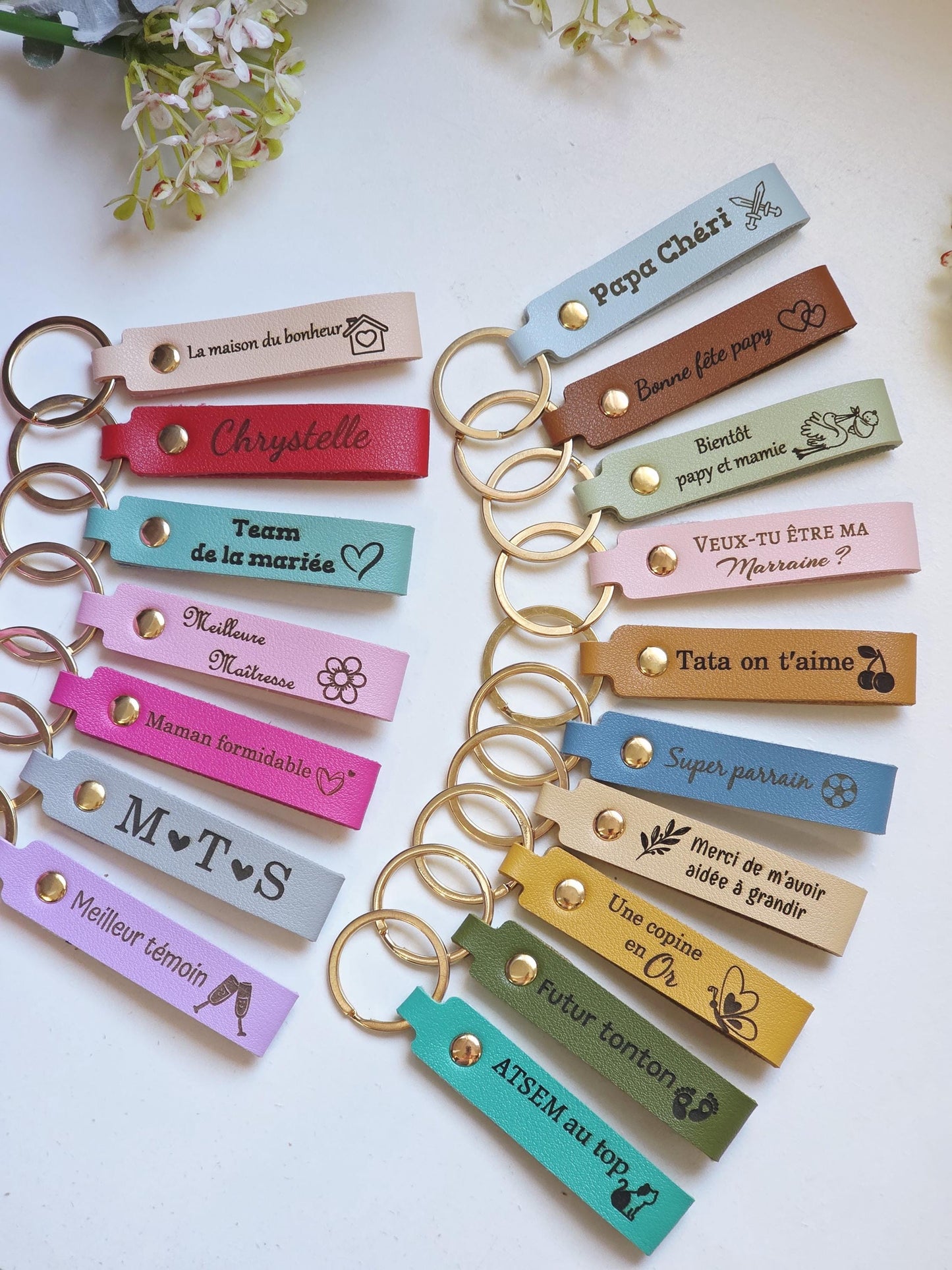 Porte clés en cuir personnalisé - Cadeau anniversaire,parrain, fête des mères, grands-mères, pères, grands-pères, maitresse, atsem, nounou,