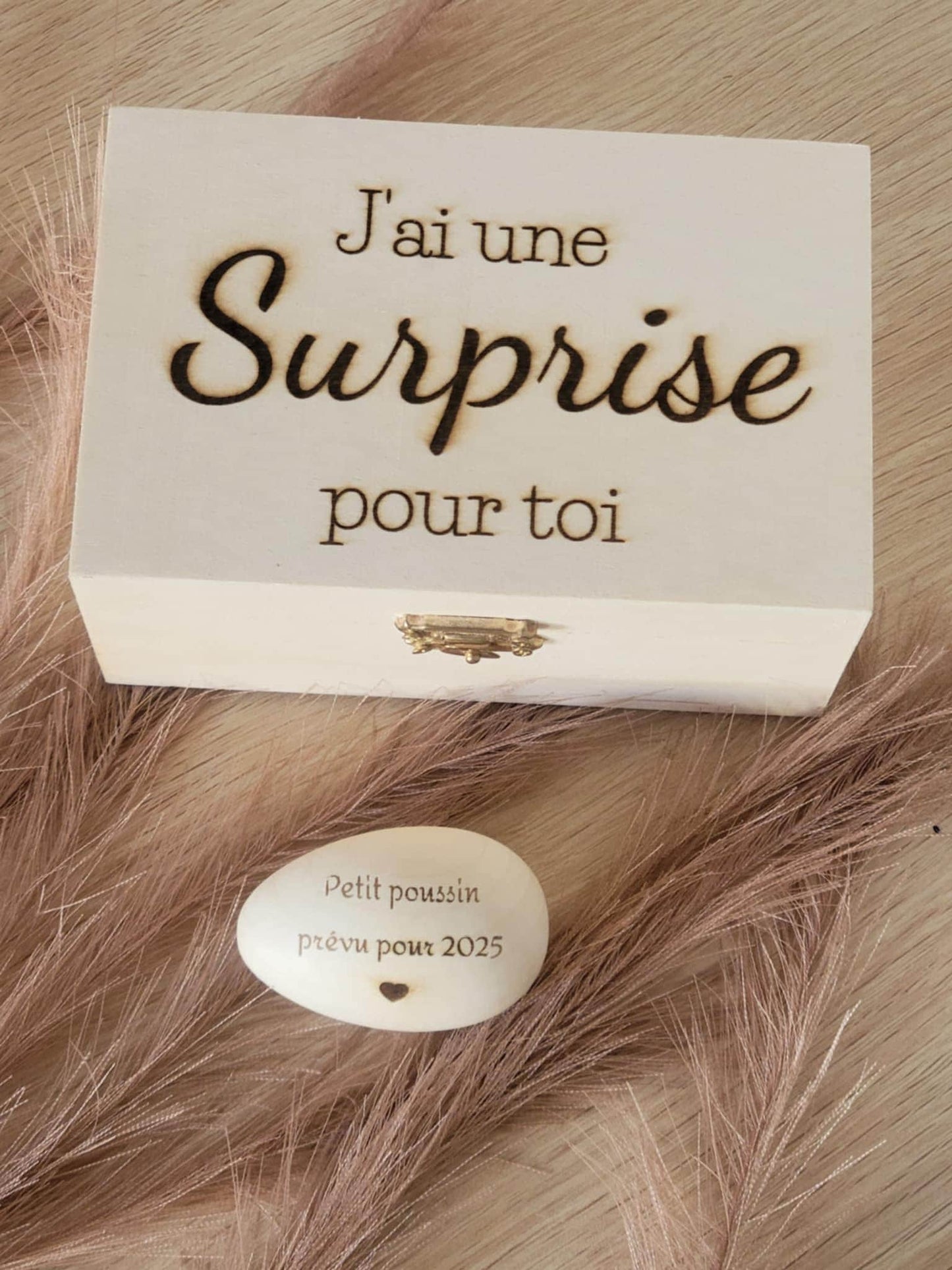 Oeuf en bois bébé - Annonce grossesse - future maman - futur papa demande parrain marraine, annonce naissance proches grands parents