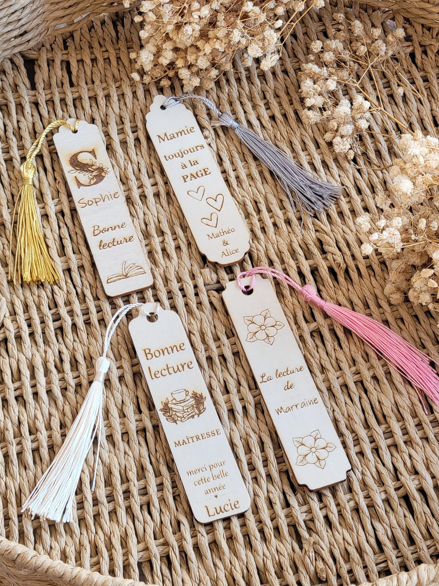 Marque page en bois personnalisé / Idée cadeau pour ( Mamie, Nounou, Maman, Atsem, Marraine, Maîtresse ...)