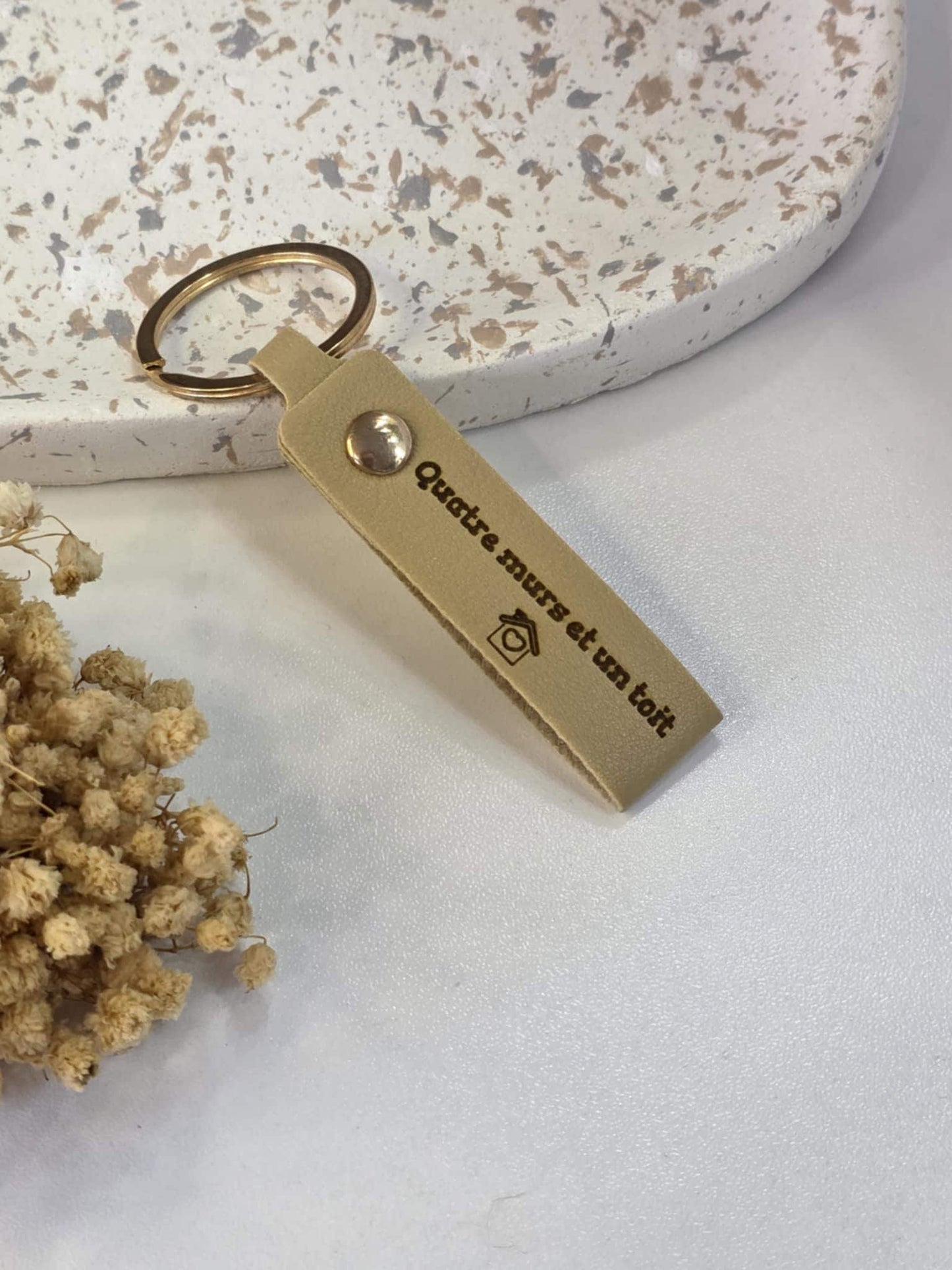 Porte clés en cuir personnalisé - Cadeau anniversaire,parrain, fête des mères, grands-mères, pères, grands-pères, maitresse, atsem, nounou,