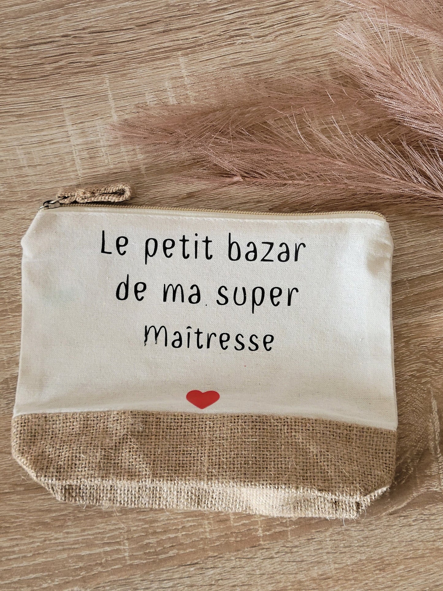 cadeau maîtresse / cadeau Atsem / cadeau fête des mères / cadeau femme sac  jute et coton avec une petite trousse