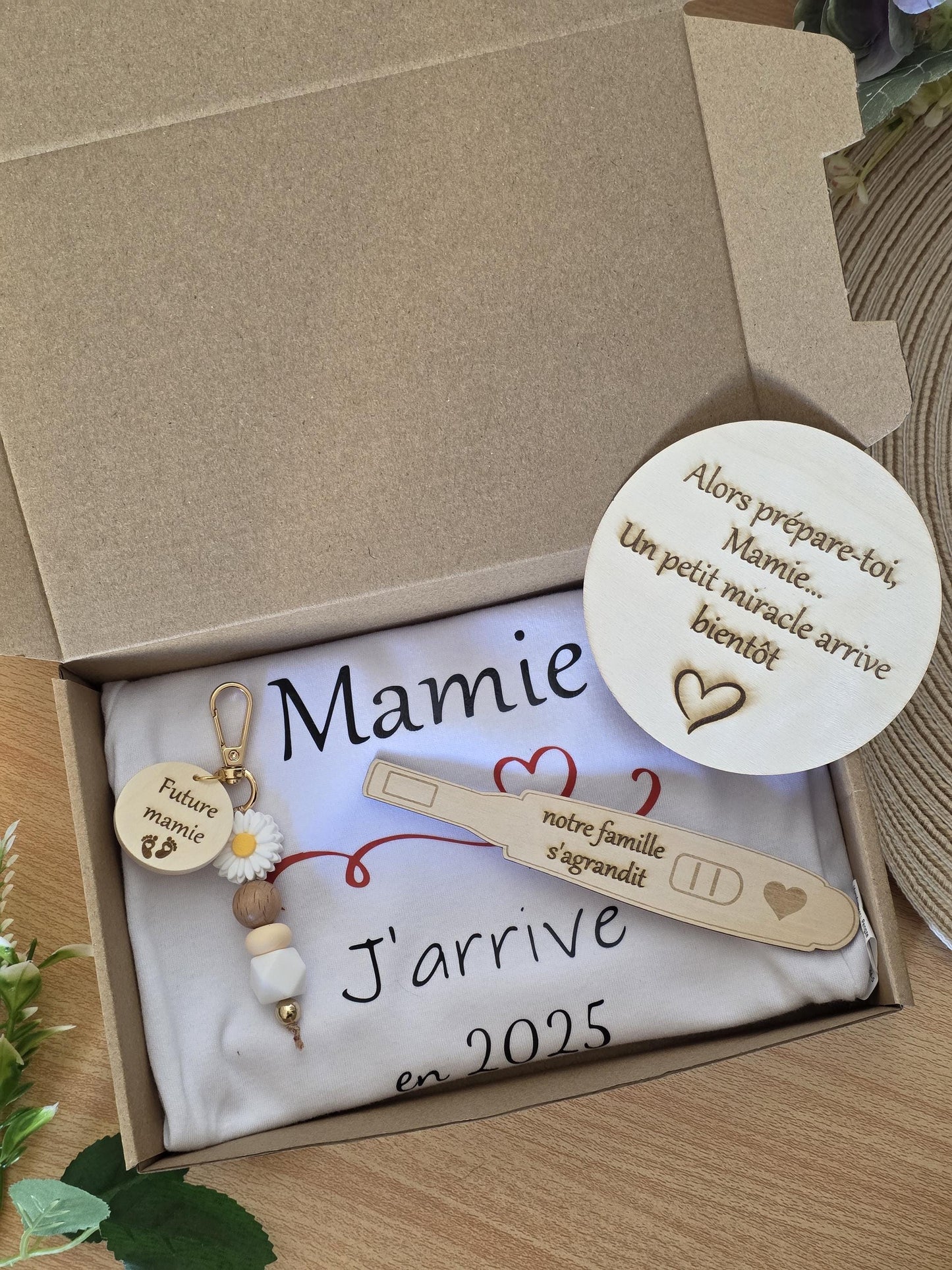 Coffret annonce de grossesse personnalisé / annonce grossesse mamie / annonce grossesse papy / body / porte clés et test de grossesse