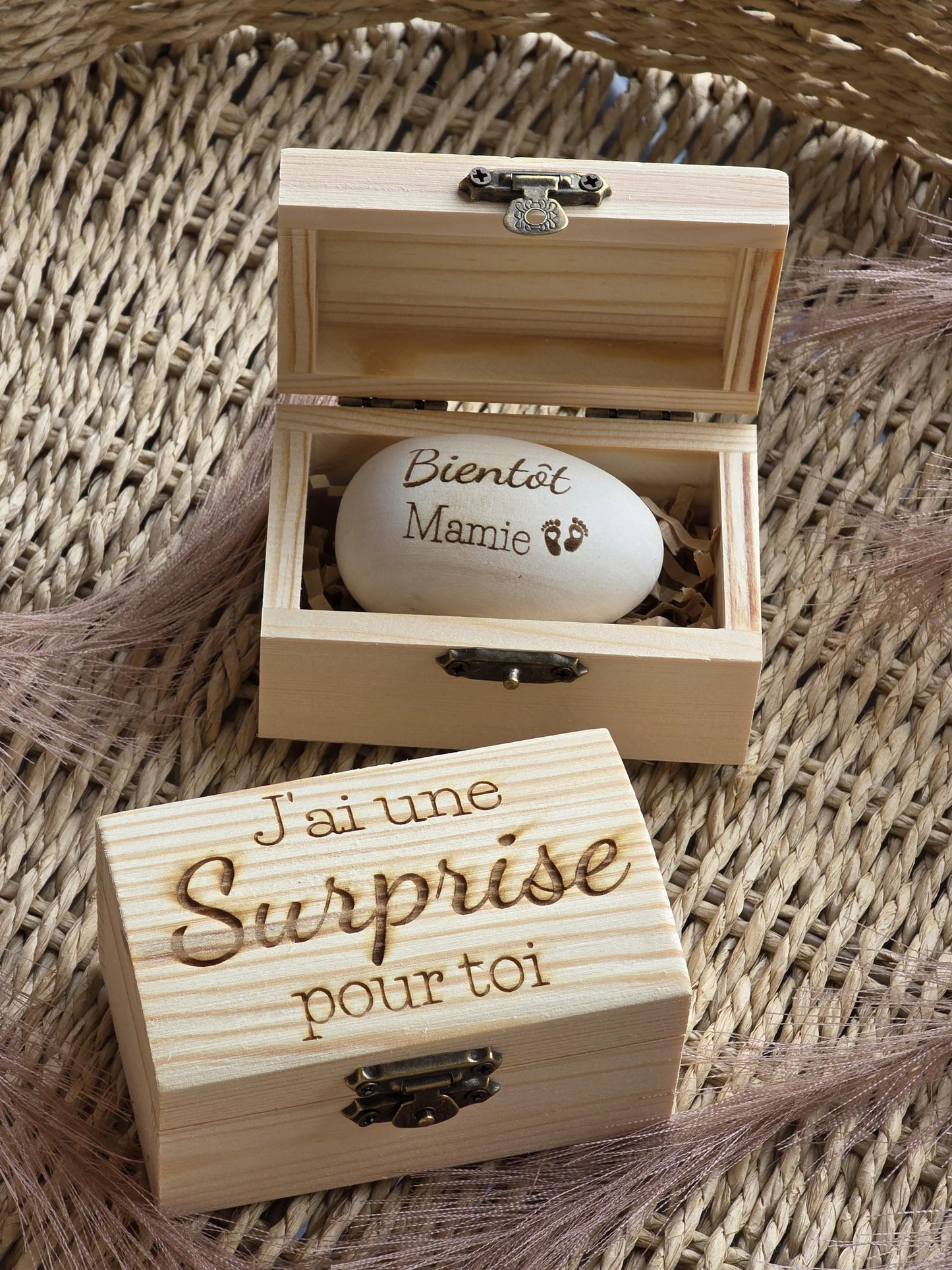 Oeuf en bois bébé - Annonce grossesse - future maman - futur papa demande parrain marraine, annonce naissance proches grands parents