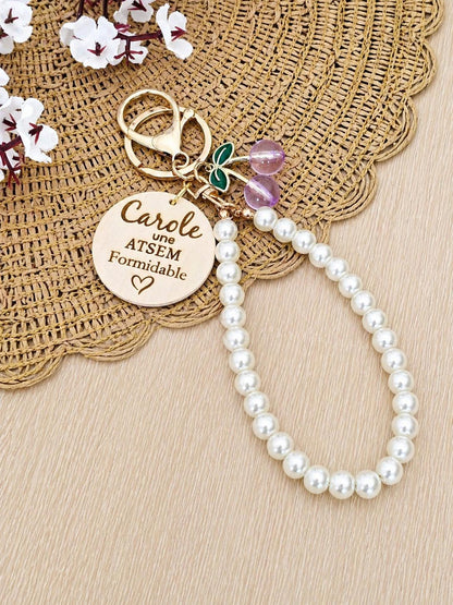 Porte clés personnalisé avec perles Cerises Cadeau unique pour toutes les occasions , marraine, mamie maman , parrain ,Atsem, papy