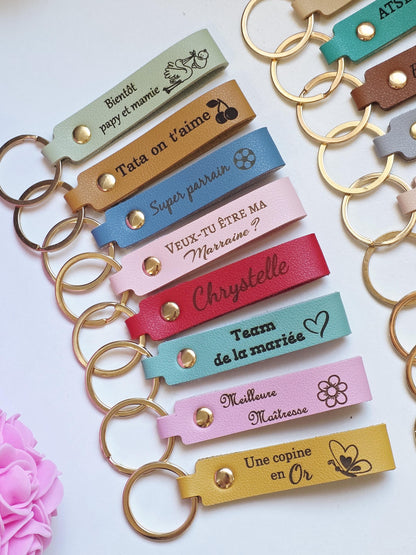 Porte clés en cuir personnalisé - Cadeau anniversaire,parrain, fête des mères, grands-mères, pères, grands-pères, maitresse, atsem, nounou,
