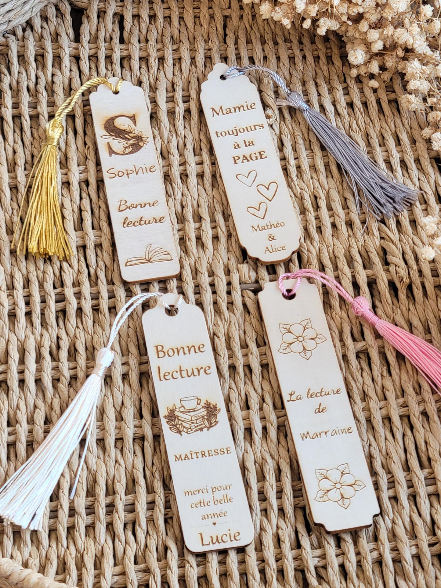 Marque page en bois personnalisé / Idée cadeau pour ( Mamie, Nounou, Maman, Atsem, Marraine, Maîtresse ...)