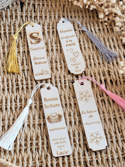 Marque page en bois personnalisé / Idée cadeau pour ( Mamie, Nounou, Maman, Atsem, Marraine, Maîtresse ...)