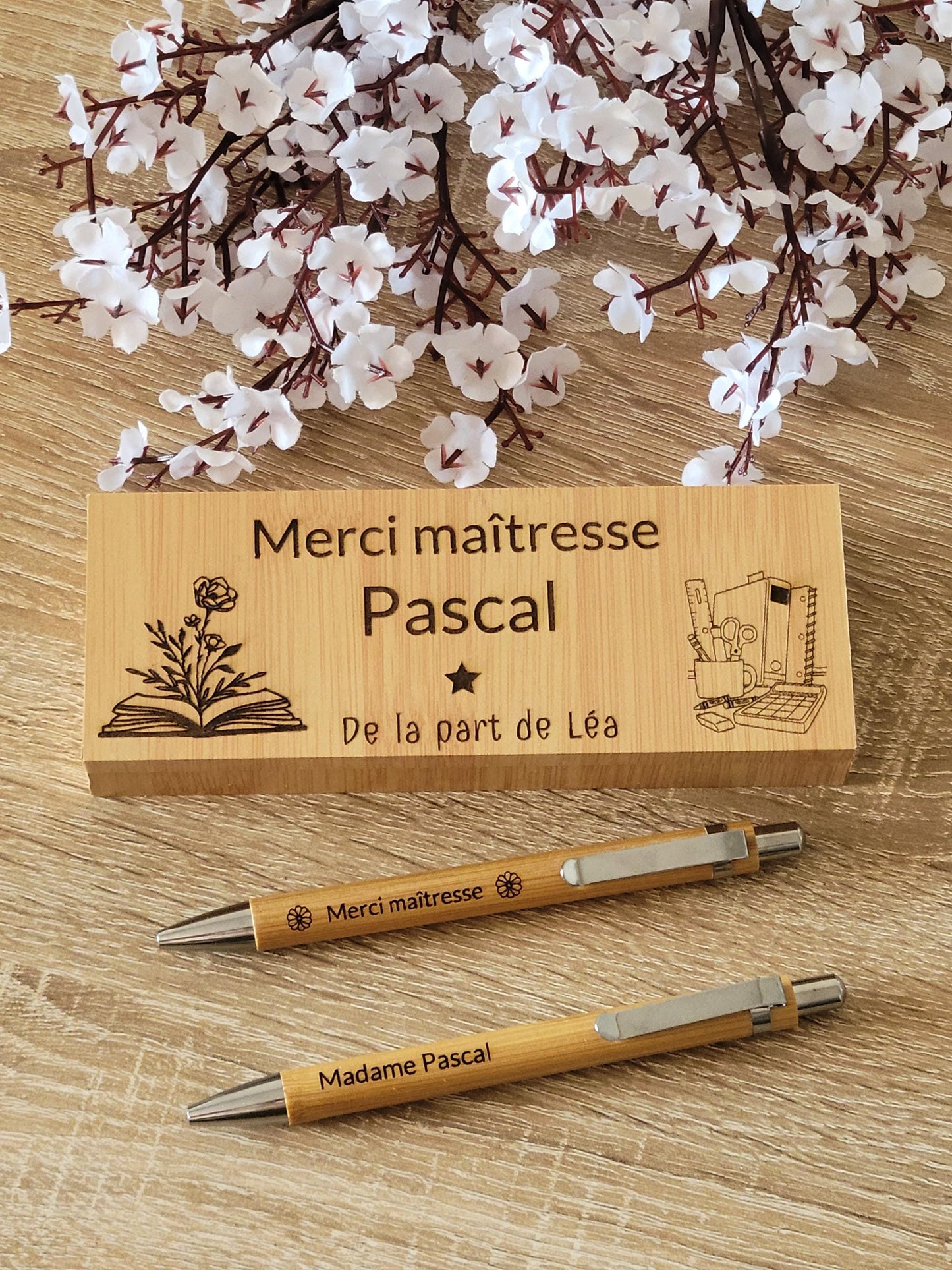Coffret stylos en bois personnalisés / cadeau maîtresse / atsem / cadeau fête des pères et mères / cadeau mariage/ invités