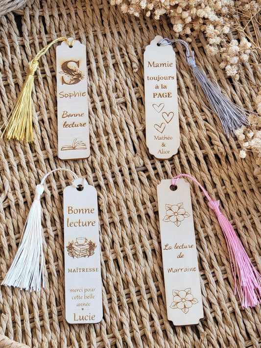 Marque page en bois personnalisé / Idée cadeau pour ( Mamie, Nounou, Maman, Atsem, Marraine, Maîtresse ...)