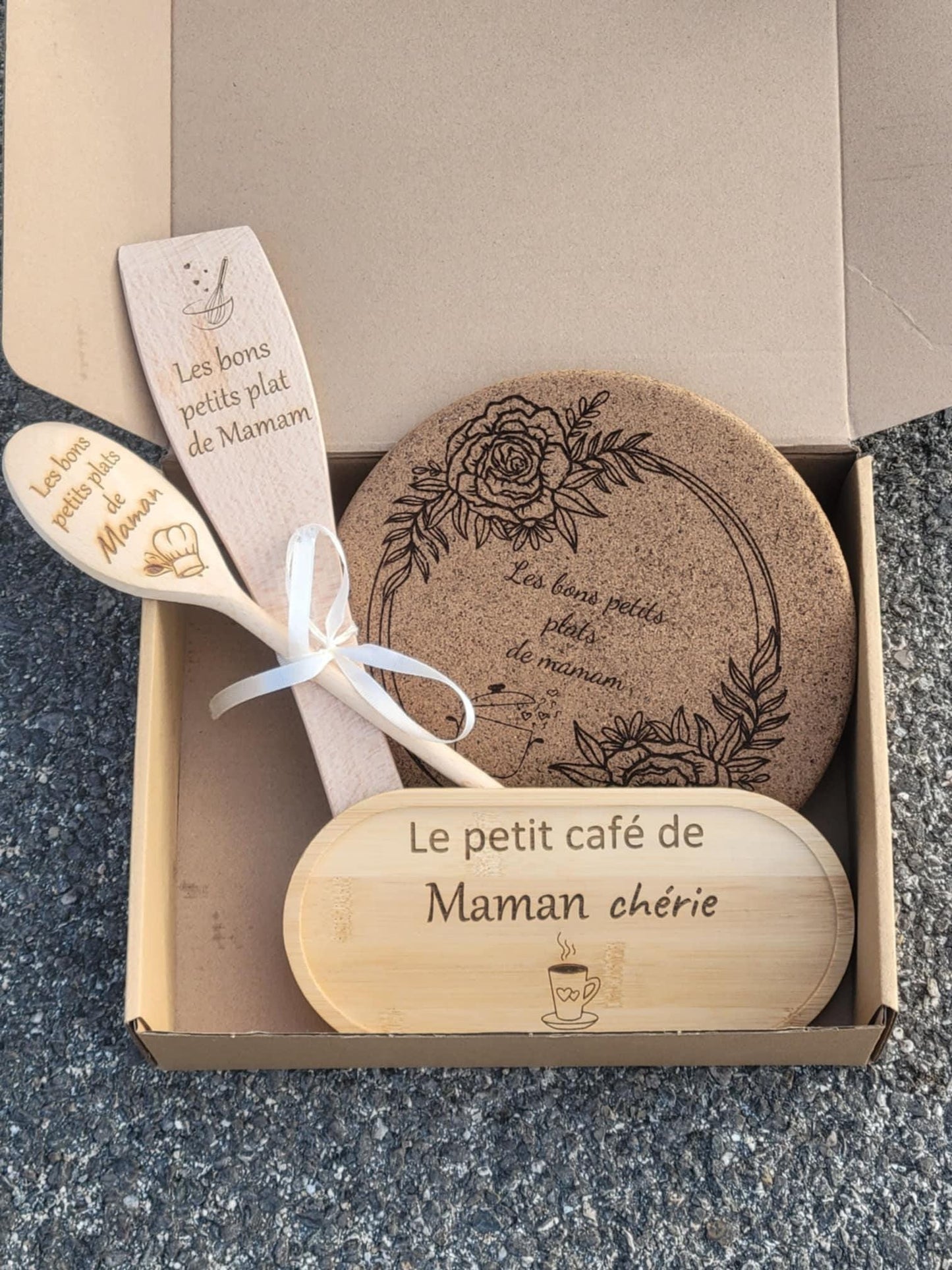 Coffret cadeau personnalisé de cuisine /cadeau mamie cuisine / cadeau marraine / cadeau nounou / cadeau maman / cadeau maitresse