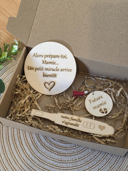 Coffret annonce de grossesse personnalisé / annonce grossesse mamie / annonce grossesse papy / body / porte clés et test de grossesse