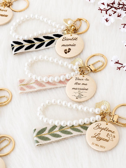 Porte clés personnalisé avec perles et ruban en tissu ,Cadeau unique  ,marraine, mamie, maman ,Maîtresse, fête des mères, cadeau baptême