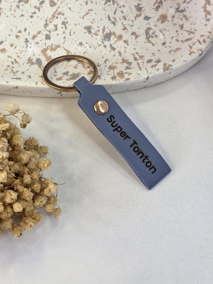 Porte clés en cuir personnalisé - Cadeau anniversaire,parrain, fête des mères, grands-mères, pères, grands-pères, maitresse, atsem, nounou,