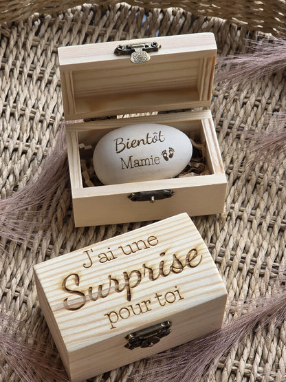 Oeuf en bois bébé - Annonce grossesse - future maman - futur papa demande parrain marraine, annonce naissance proches grands parents