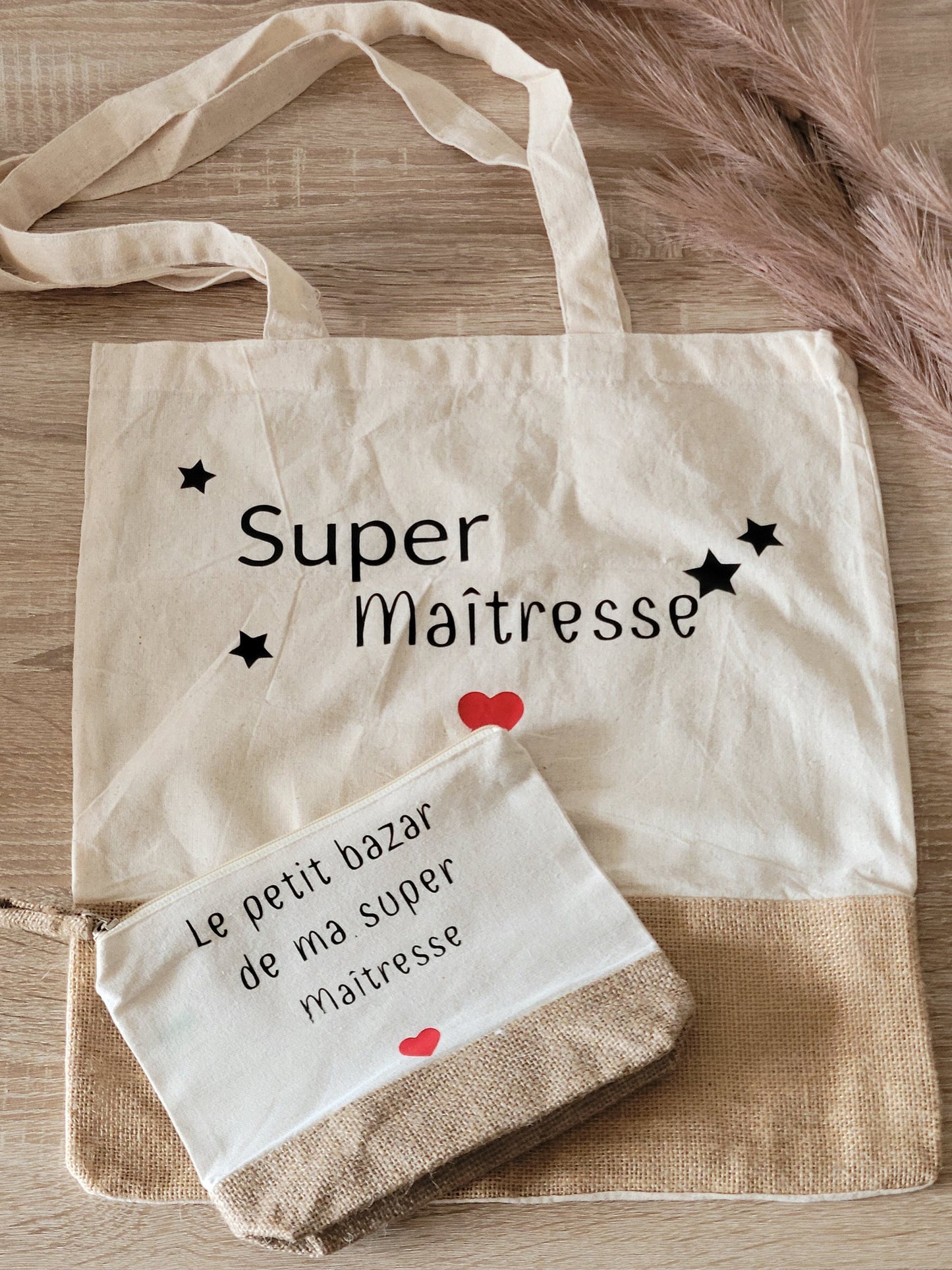 cadeau maîtresse / cadeau Atsem / cadeau fête des mères / cadeau femme sac  jute et coton avec une petite trousse