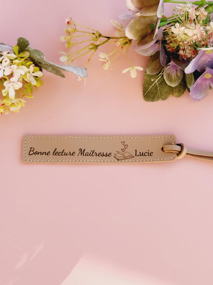 Marque-page en cuir personnalisé cadeau pour maîtresse / ATSEM / mamie / papi / marraine / parrain / maman / papa / demande marraine